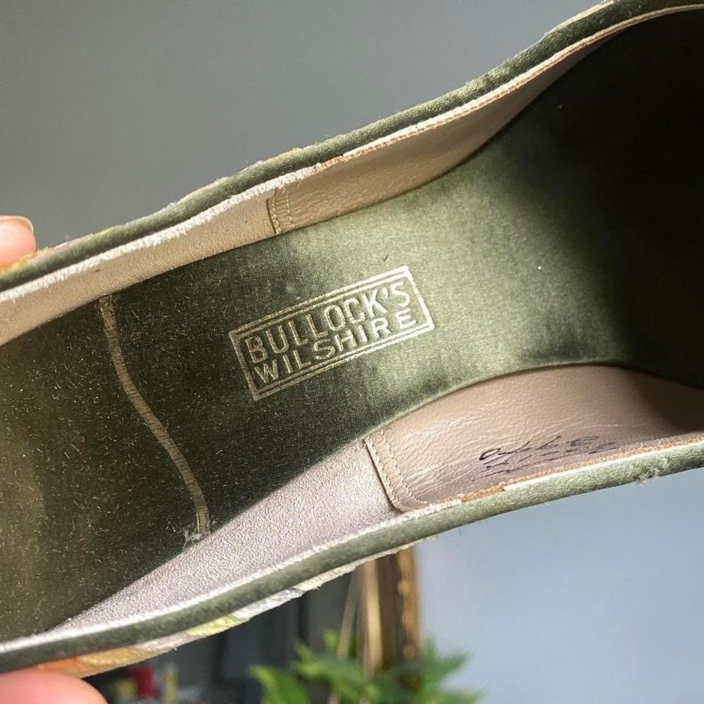 Bullock's Wilshire Vintage Striped Velvet Heels - Picture 7 of 7